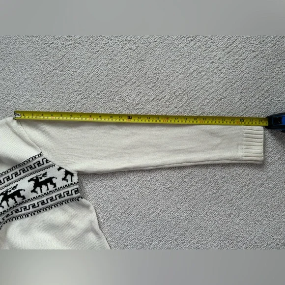 Holiday Sweater - Picture 4 of 6